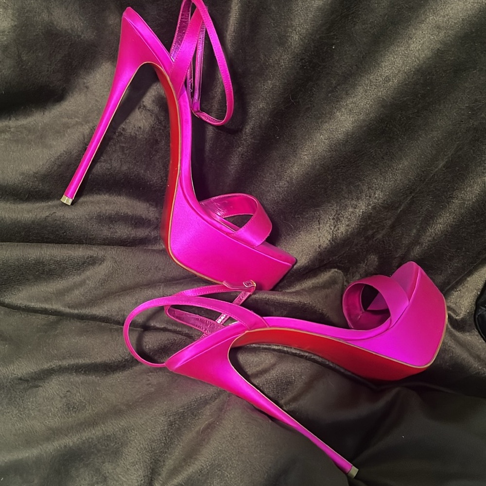 CHRISTIAN LOUBOUTIN LOUBI QUEEN ALTA SZ 41 HOLLY PINK PLATFORM STILETTOS